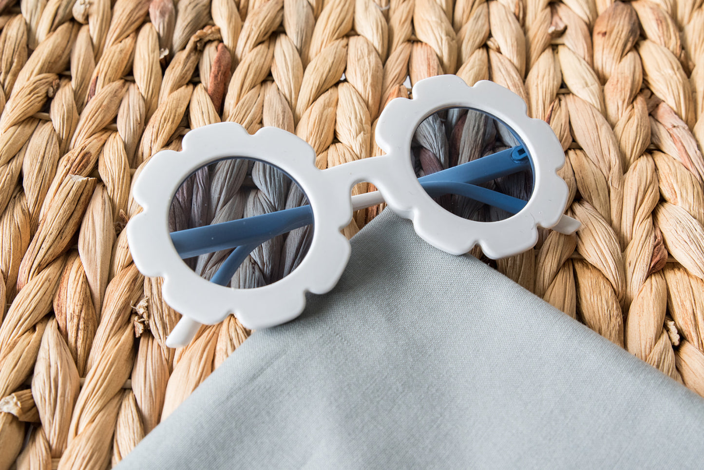 Toddler & Kid Daisy Sunglasses - White